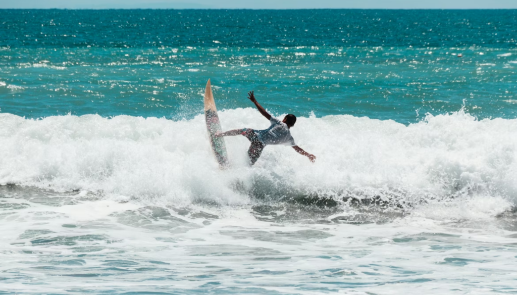 surfing bali